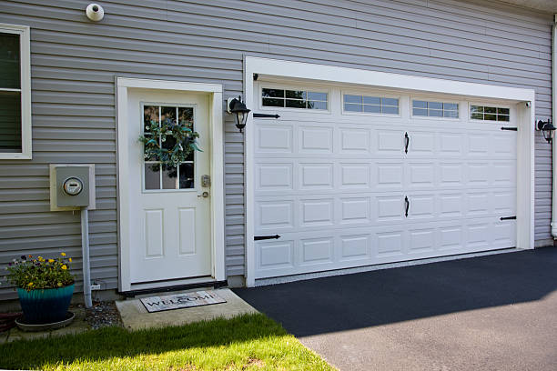 24/7 Emergency Garage Door Panel Replacement experts in New Paris, IN
